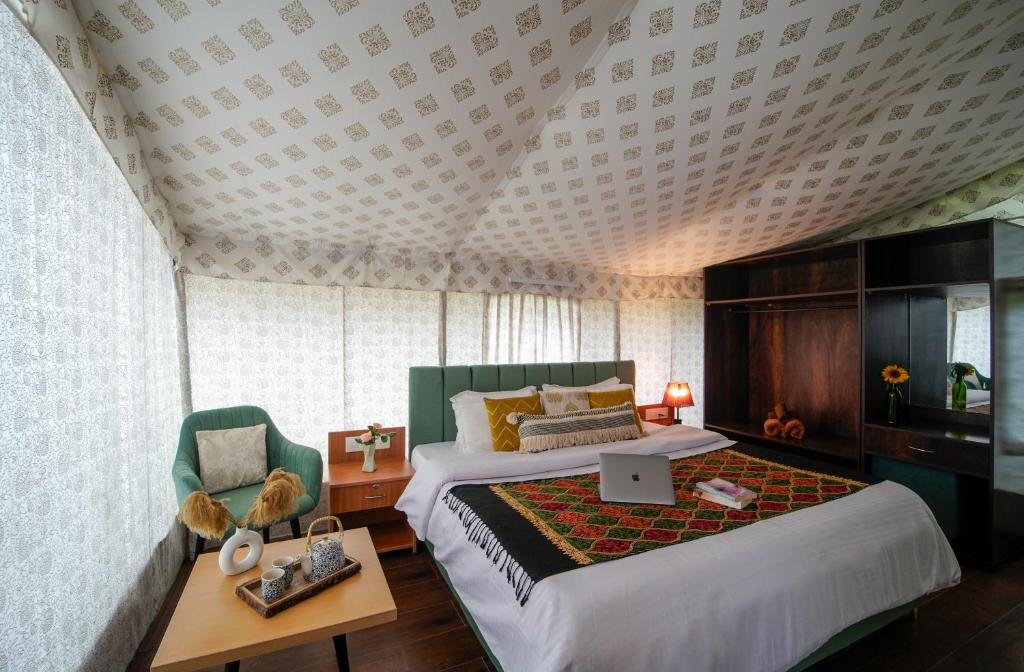 Family Suite Glamping Room at Skylight Retreat Chail — photo 2