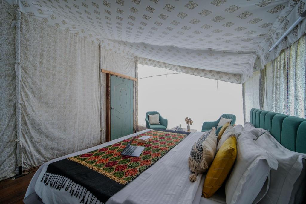 Family Suite Glamping Room at Skylight Retreat Chail — photo 3