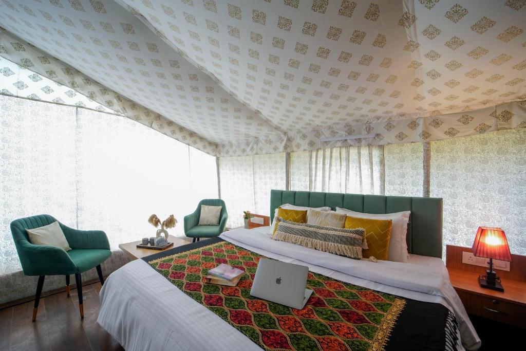 Family Suite Glamping Room at Skylight Retreat Chail — photo 1