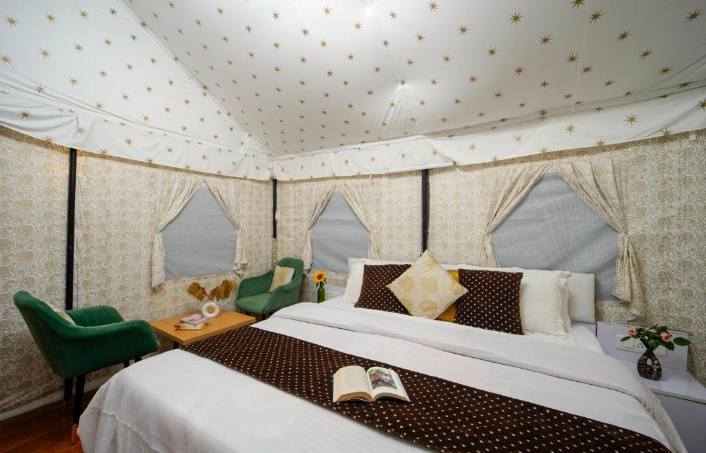 Delux Glamping Room at Skylight Retreat Chail — photo 2