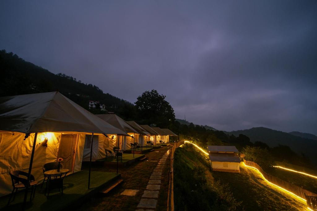 Skylight Retreat Chail exterior and glamping tents photograph 1