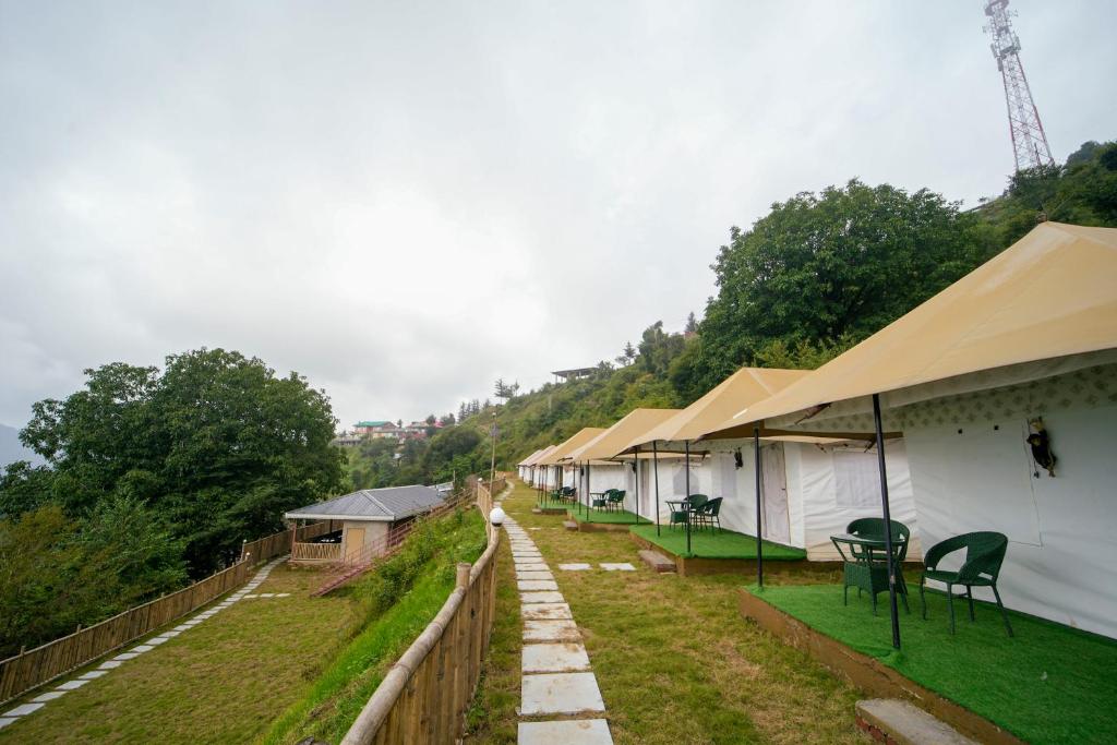 Skylight Retreat Chail exterior and glamping tents photograph 4